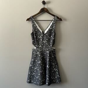 EUC ABERCROMBIE & FITCH SKATER DRESS W/SIDE CUTOUTS &CHARCOAL FLORAL LACE DESIGN